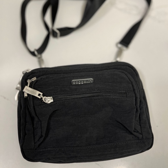 Baggallini convertible belt or crossbody travel bag - Picture 9 of 10